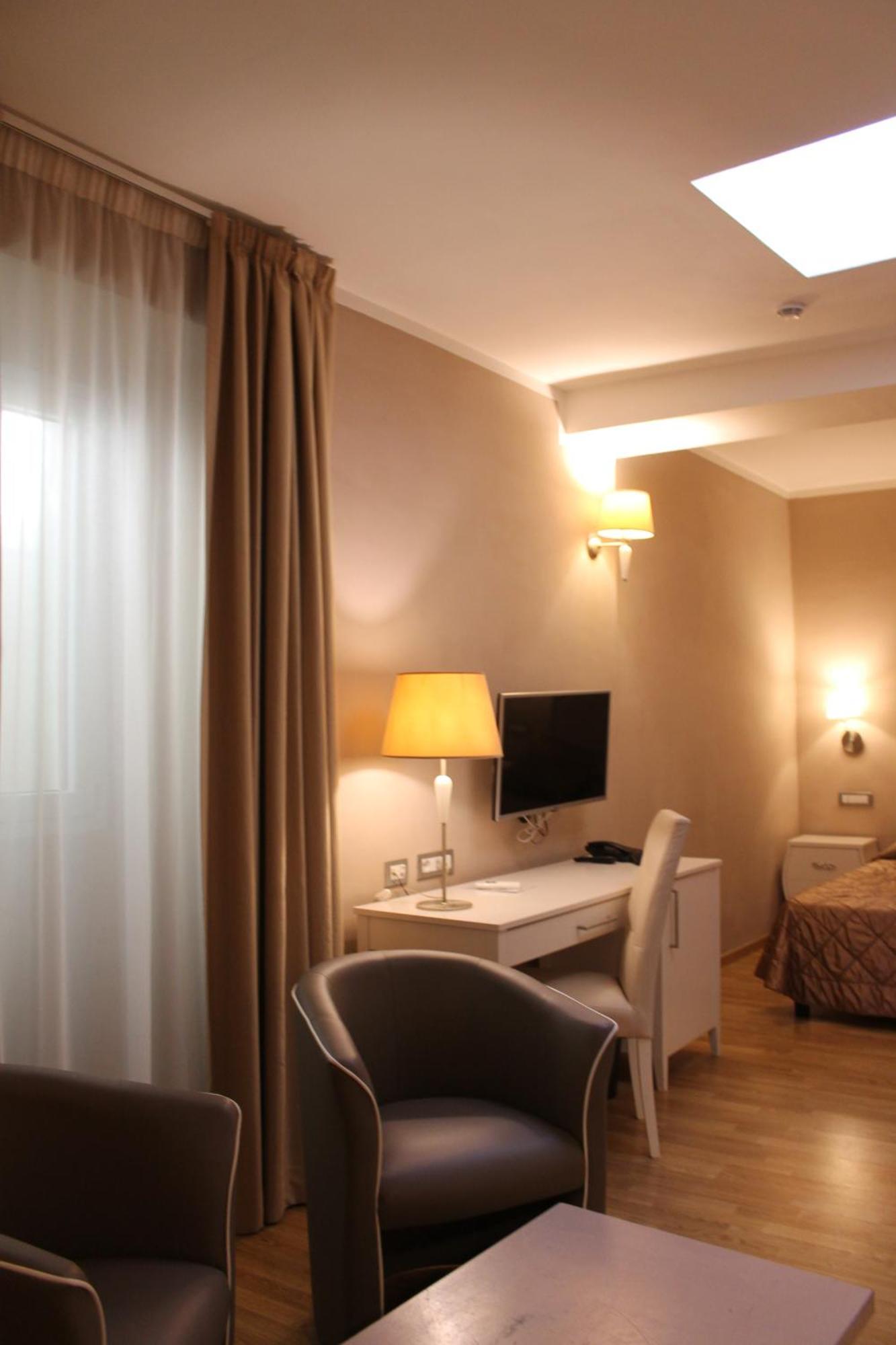 Hotel Centrale أولبيا المظهر الخارجي الصورة